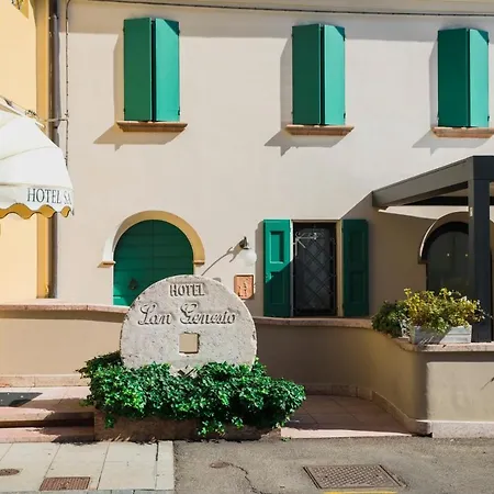 מלון San Genesio Fabbrico