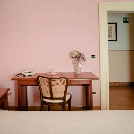 Hotel San Genesio 3*
