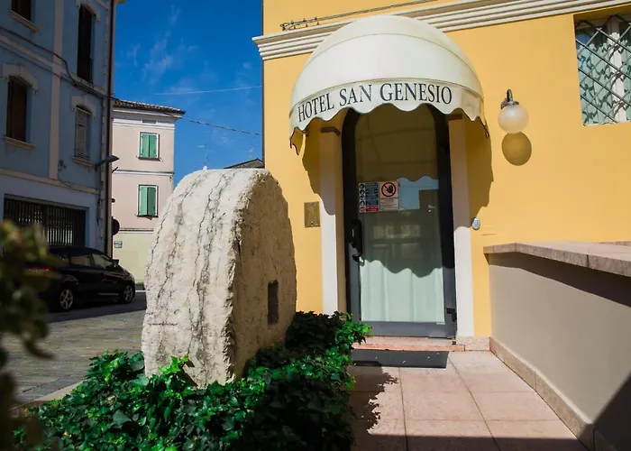 San Genesio מלון